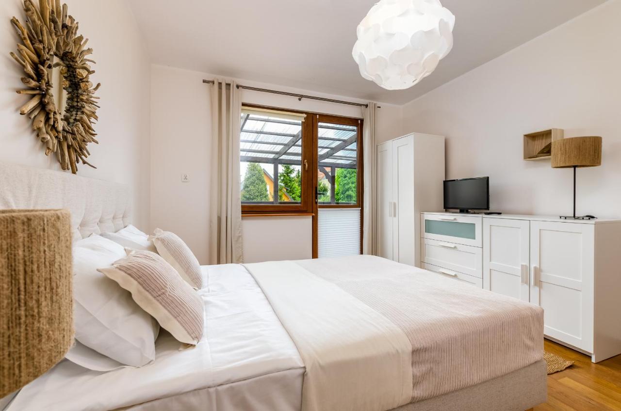 Osrodek Wypoczynkowy Karolina Apartment Стегна Екстериор снимка